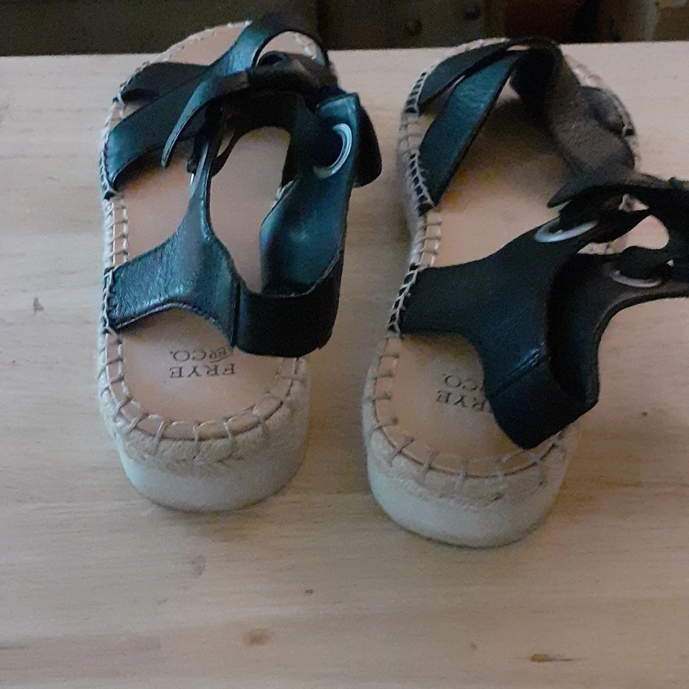 Frye and Co sandals - Picture 5 of 5